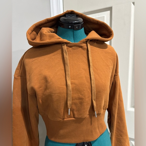 Halara cropped sweatshirt with removable hood - Picture 7 of 16